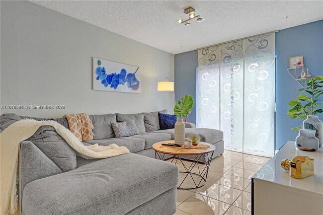 Primary Photo - 1490 W 42nd Pl
