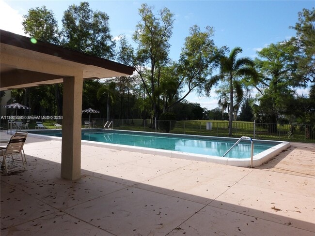 Building Photo - 6751 N University Dr