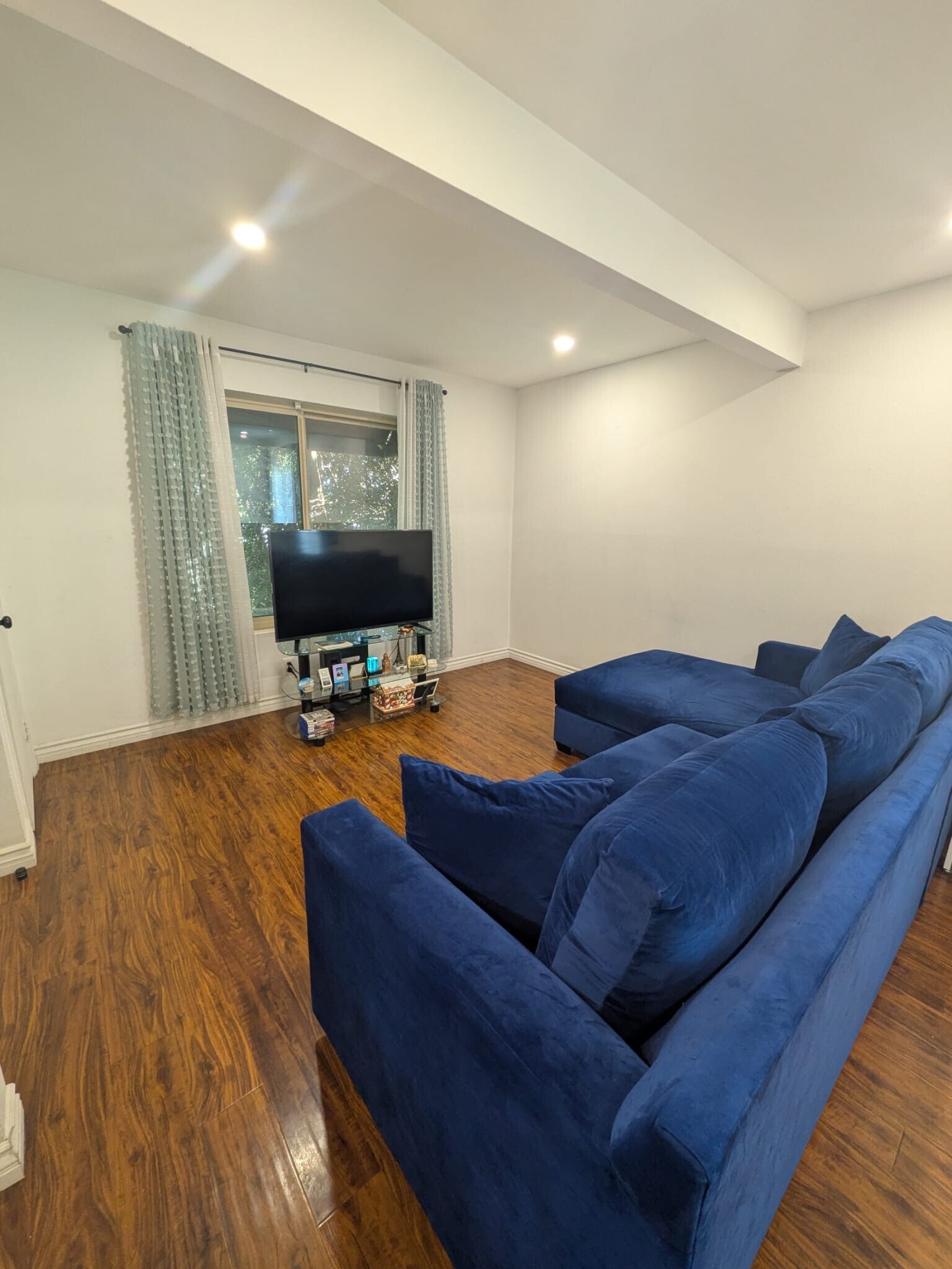 Building Photo - 5652 Yolanda Ave