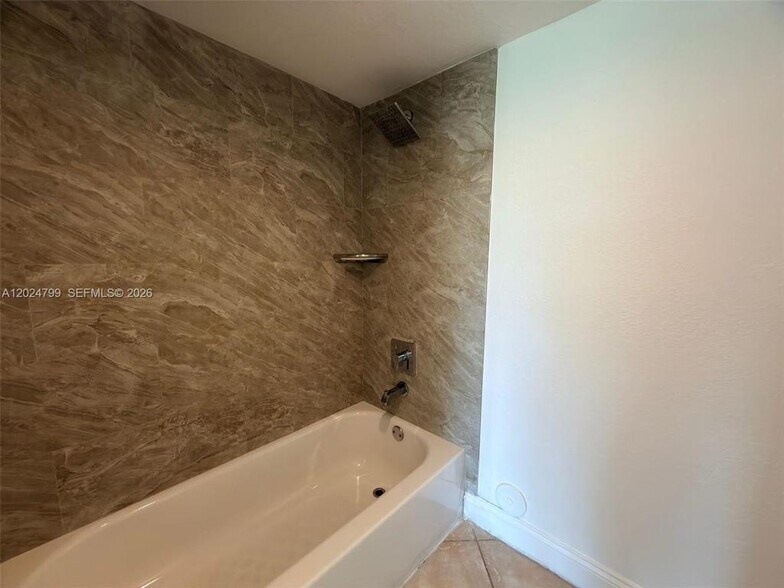 Building Photo - 1025 Coral Club Dr