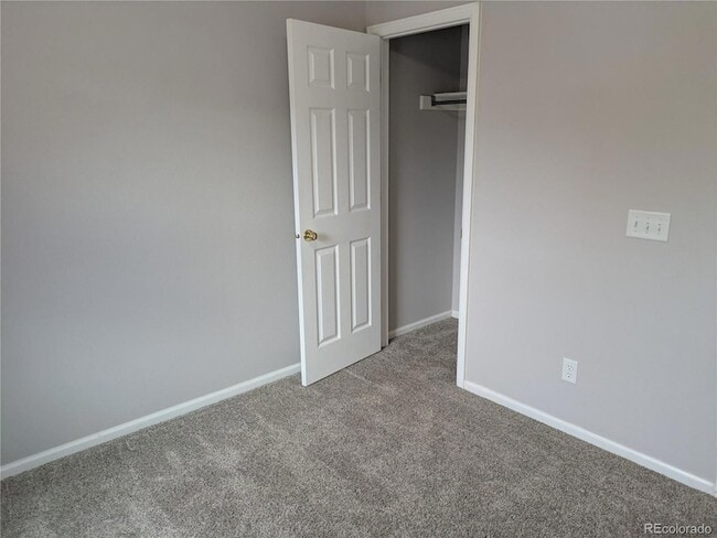 Building Photo - 2067 Woodpark Dr