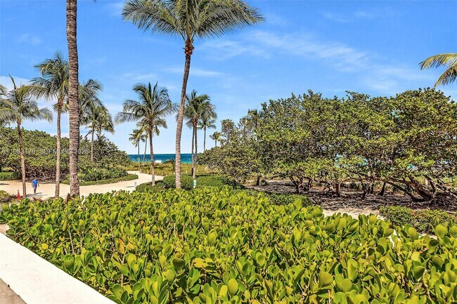 Building Photo - 10185 Collins Ave