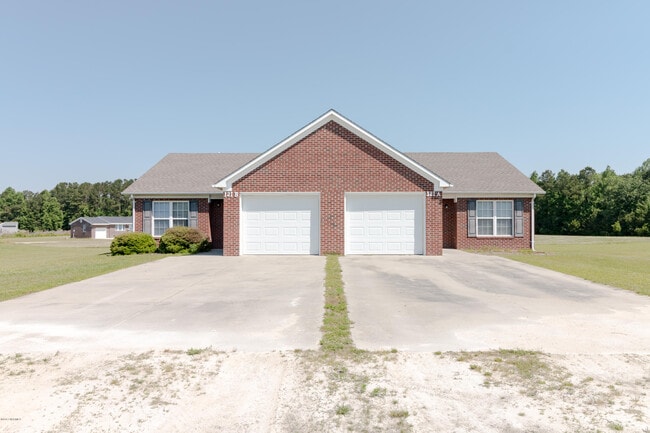 Primary Photo - 119 Arabian Ln