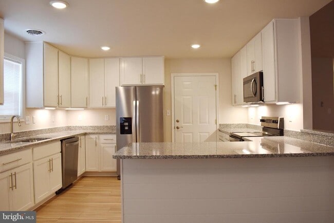 Building Photo - 1471 Treeline Dr