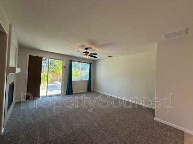 Building Photo - 1720 Dalia Ln