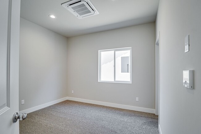 Building Photo - New Construction w/Solar!