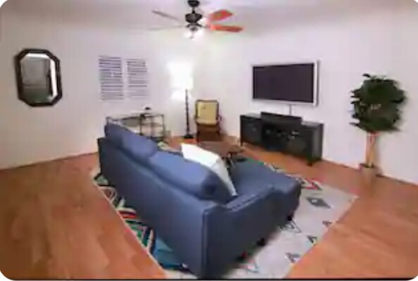 Livingroom - 2832 S Sycamore Ave