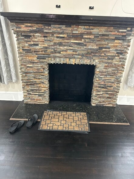 Fire place - 5500 New Hampshire Ave NW