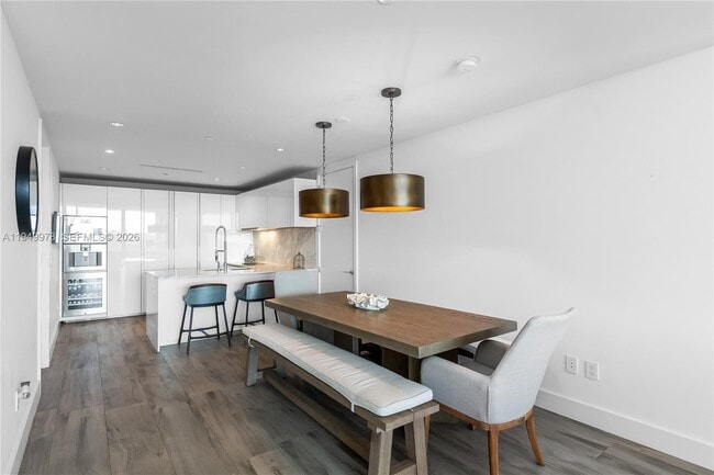 Building Photo - 10201 Collins Ave