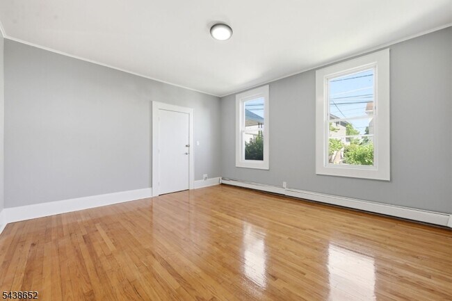 Building Photo - 508 2nd St