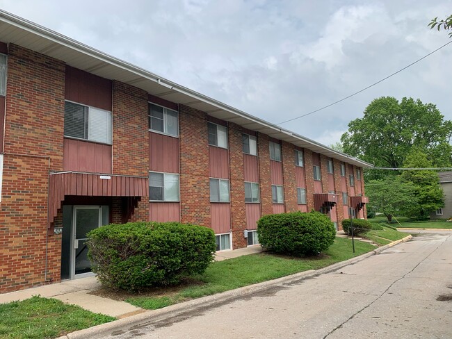 Mather Street Apartments - 400 Mather St Alton IL 62002 | Apartment Finder