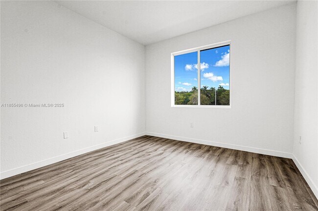 Building Photo - 22469 SW 125th Ave