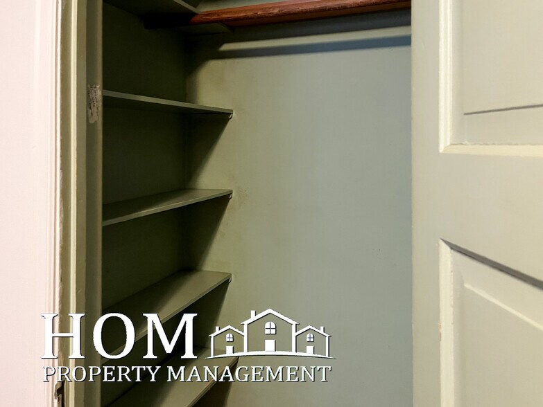 Building Photo - 525 S Broad St