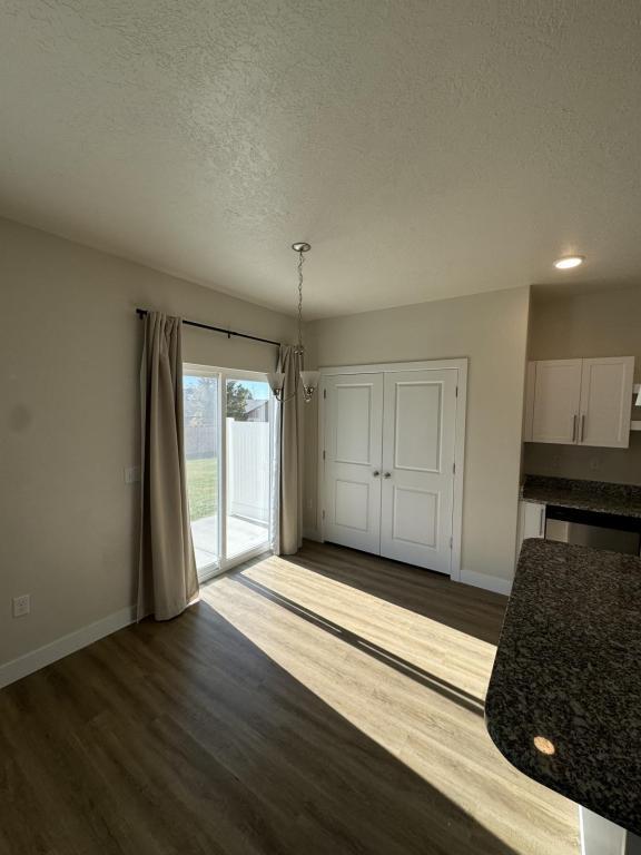 Building Photo - 990 W 600 S