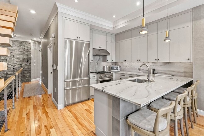 Building Photo - Logan Circle Condo