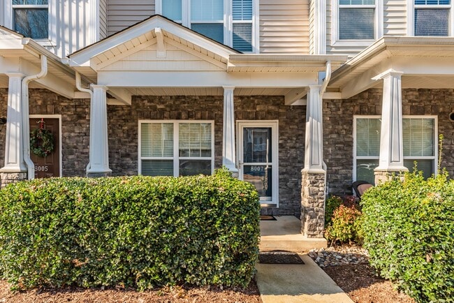 Building Photo - $500 Off First Month's Rent! Two-Story Townhome Near RDU Airport!