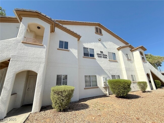 Building Photo - 5655 E Sahara Ave