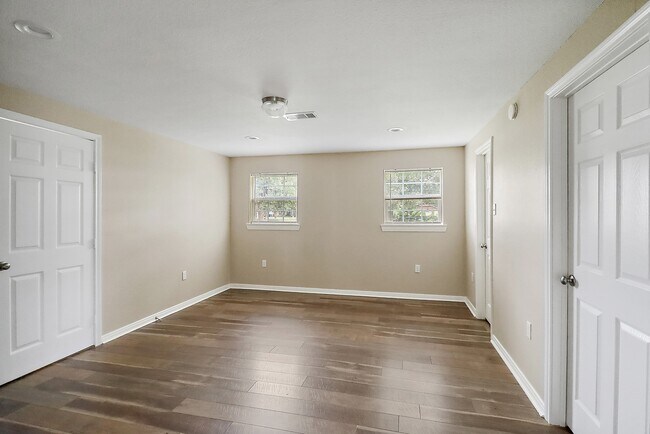 Building Photo - 412 Stowell St