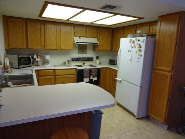 Building Photo - WInter Rental