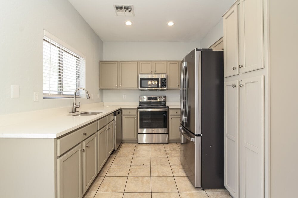 Building Photo - 44080 W McCord Dr