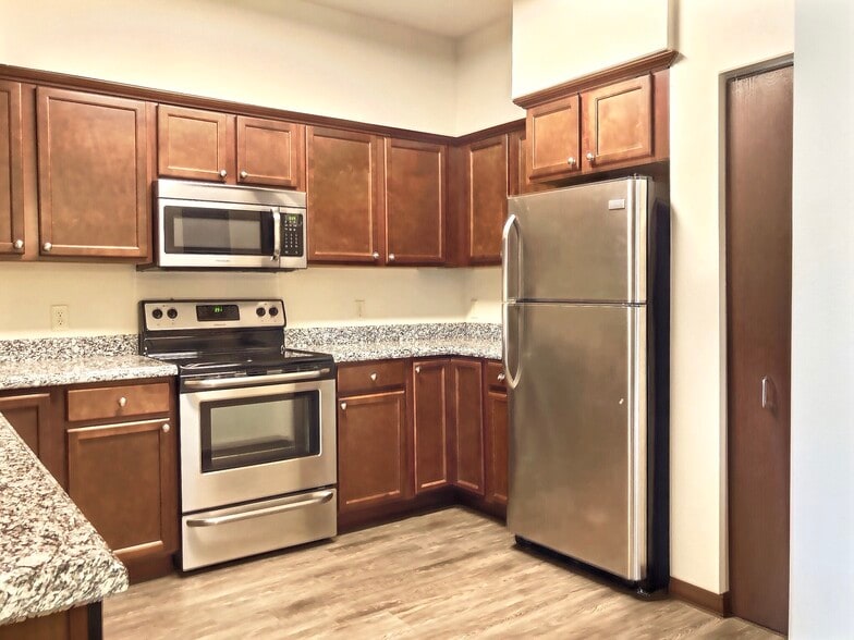 Kitchen - Quail View - 55+