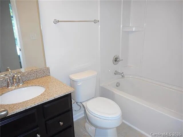Building Photo - 2501 Silverthorn Dr