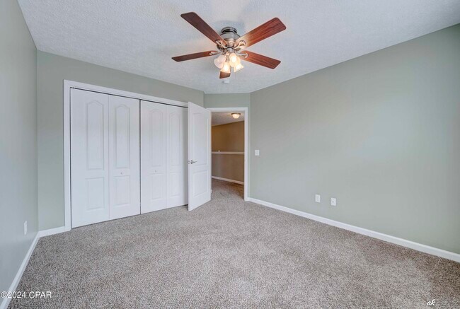 Building Photo - 6440 Summer Oak Dr