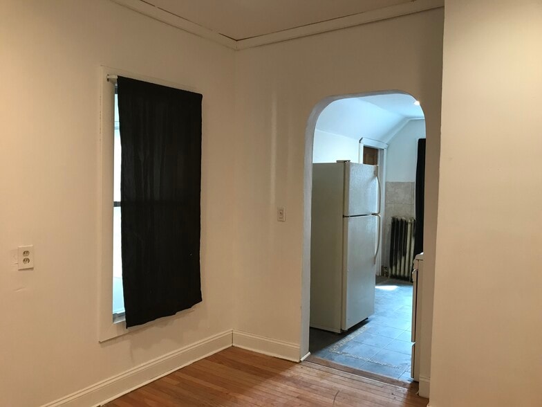 Building Photo - 2007 Broadway St