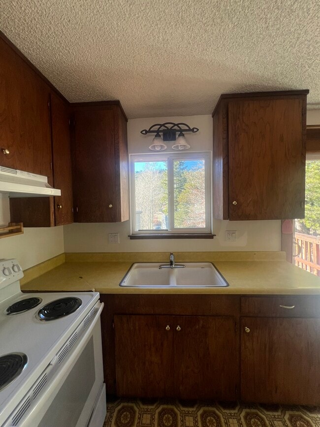 Building Photo - 1215 Mt Shasta Cir