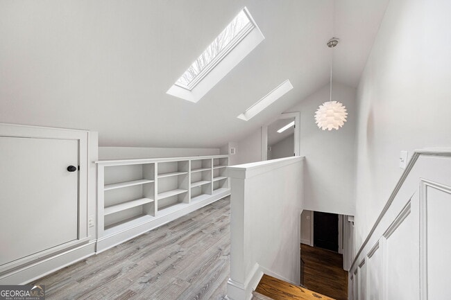 Building Photo - 193 Feld Ave