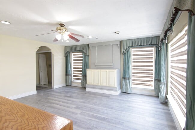 Building Photo - 12430 Brook Meadows Ln