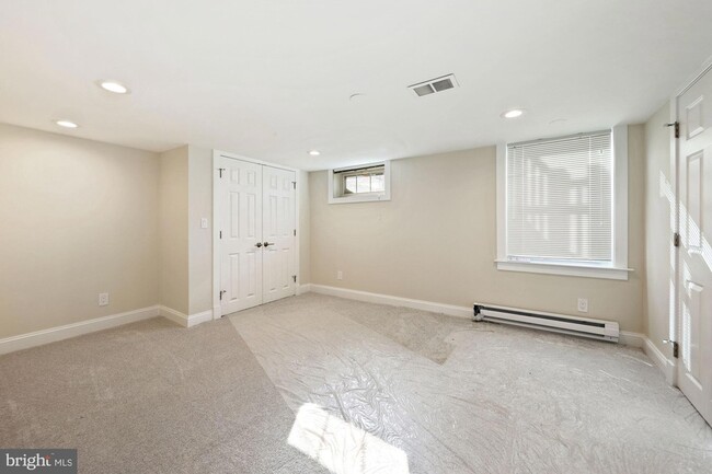 Building Photo - 4816 Leland St