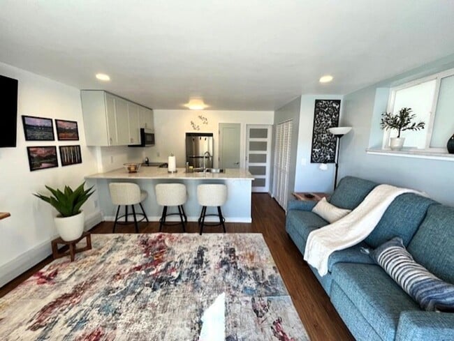 Primary Photo - Winter Seasonal Rental- Summit Yacht Club 37