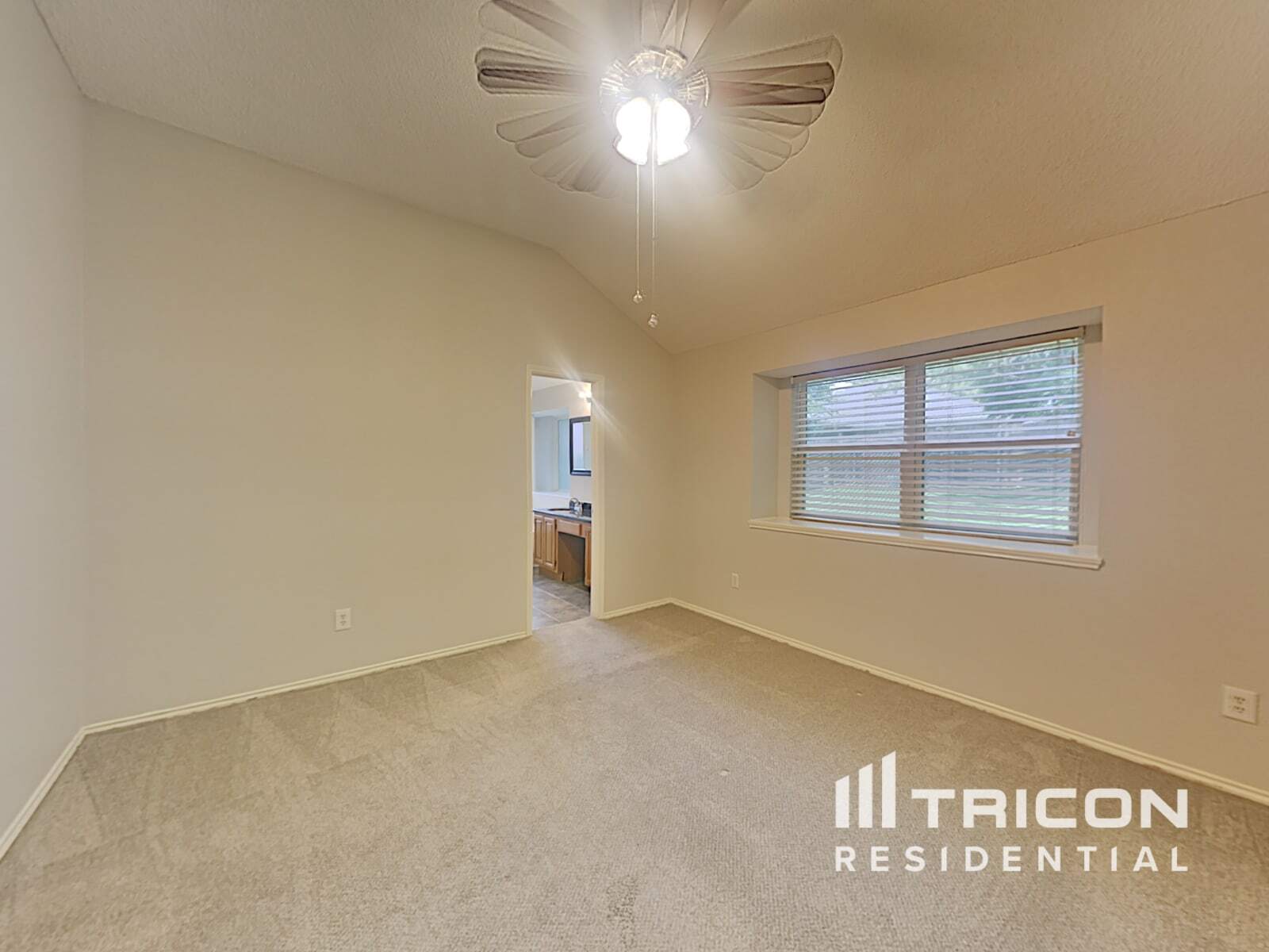 Building Photo - 7015 Escondido Dr
