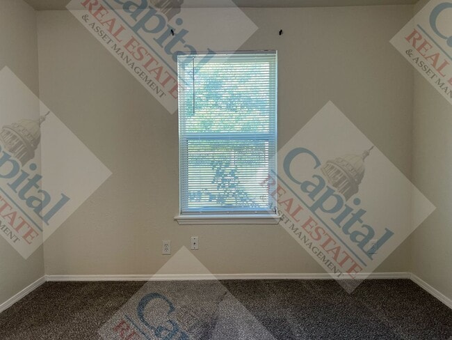 Building Photo - Charming 2 Bedroom Close to Campus