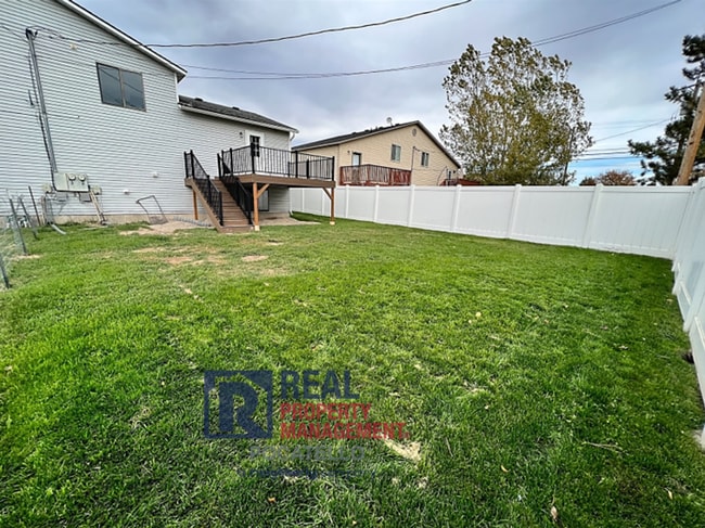 Building Photo - 1215 Cottage Ave