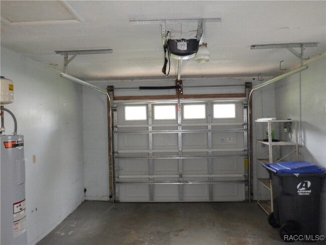 Building Photo - 9513 E Village Green Cir