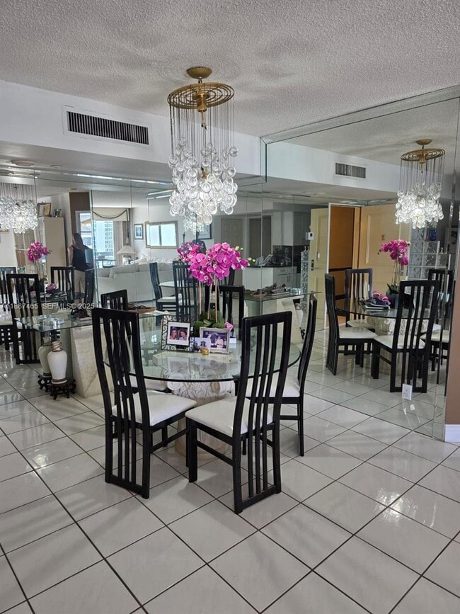 Building Photo - 19195 NE 36th Pl