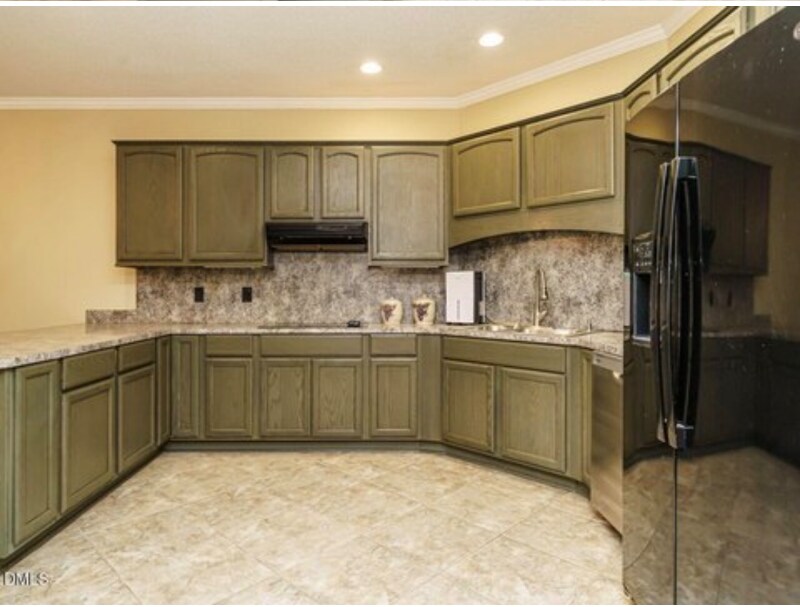 Building Photo - 230 Paula Dr