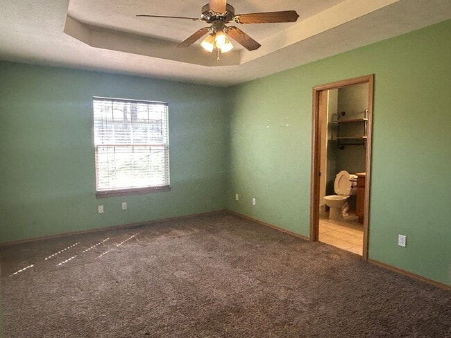 Building Photo - Beautiful 3 bedroom home - Clever, MO