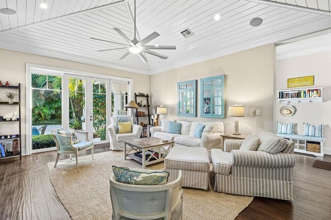 Building Photo - 120 Grove Way