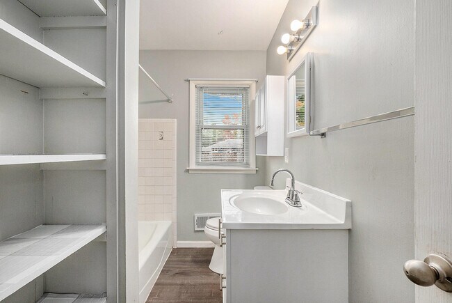 Building Photo - 4490 Blaine Ave SE