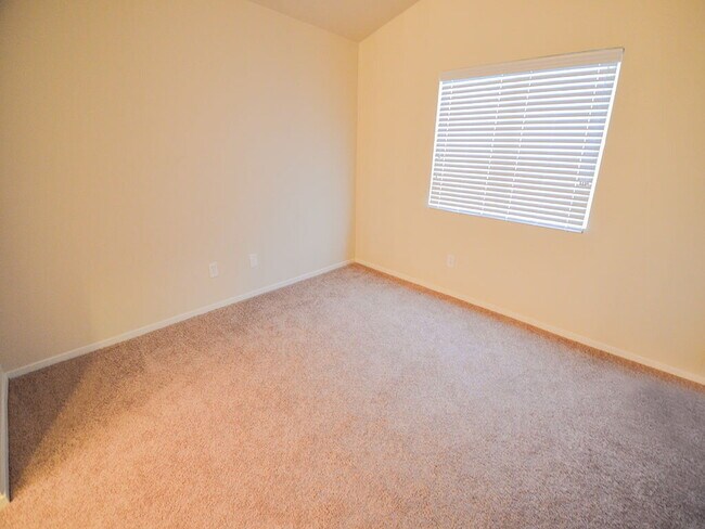 Building Photo - 3825 Gulliver St