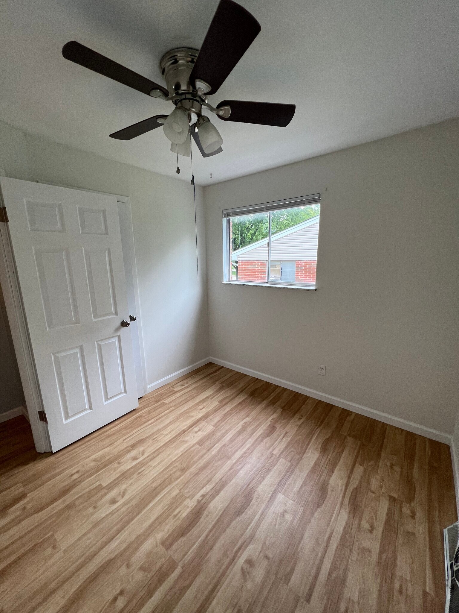 Bedroom 2 - 1112 Chargene