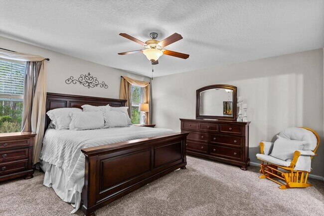 Building Photo - Spacious Home in Prime Location!