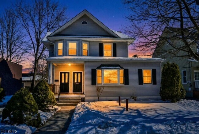 Building Photo - 383 Lafayette Ave