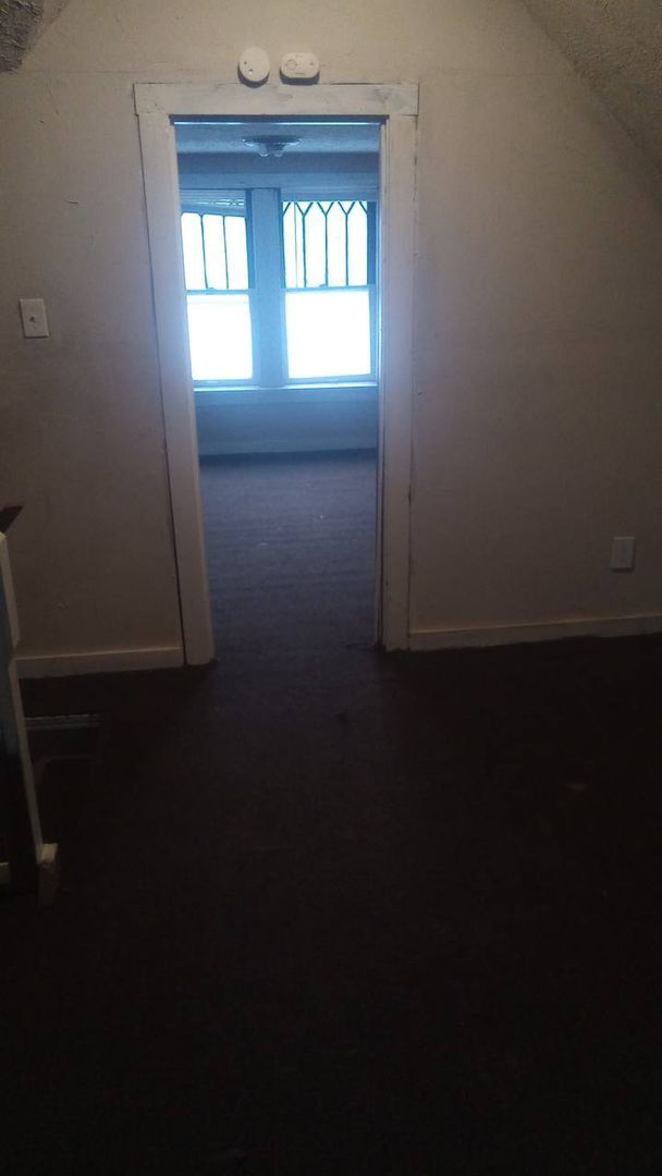 Building Photo - 441 Eddy Rd