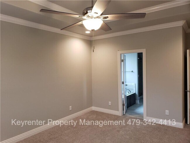 Building Photo - Spacious 4-Bedroom Home with Modern Upgrades & Fenced Yard