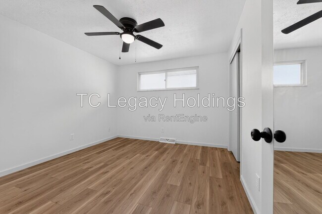 Building Photo - 729 Ridgeway Ave