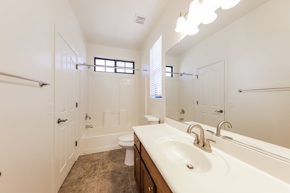 Building Photo - 2362 W Sleepy Ranch Rd